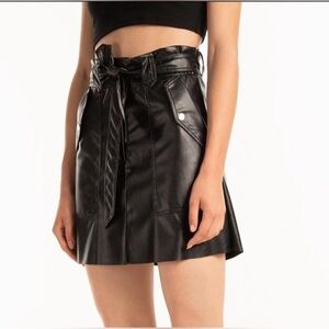 NWT - Esqualo - Paperbag Waist Faux Leather Skirt w/ side pockets & tie waist. 8